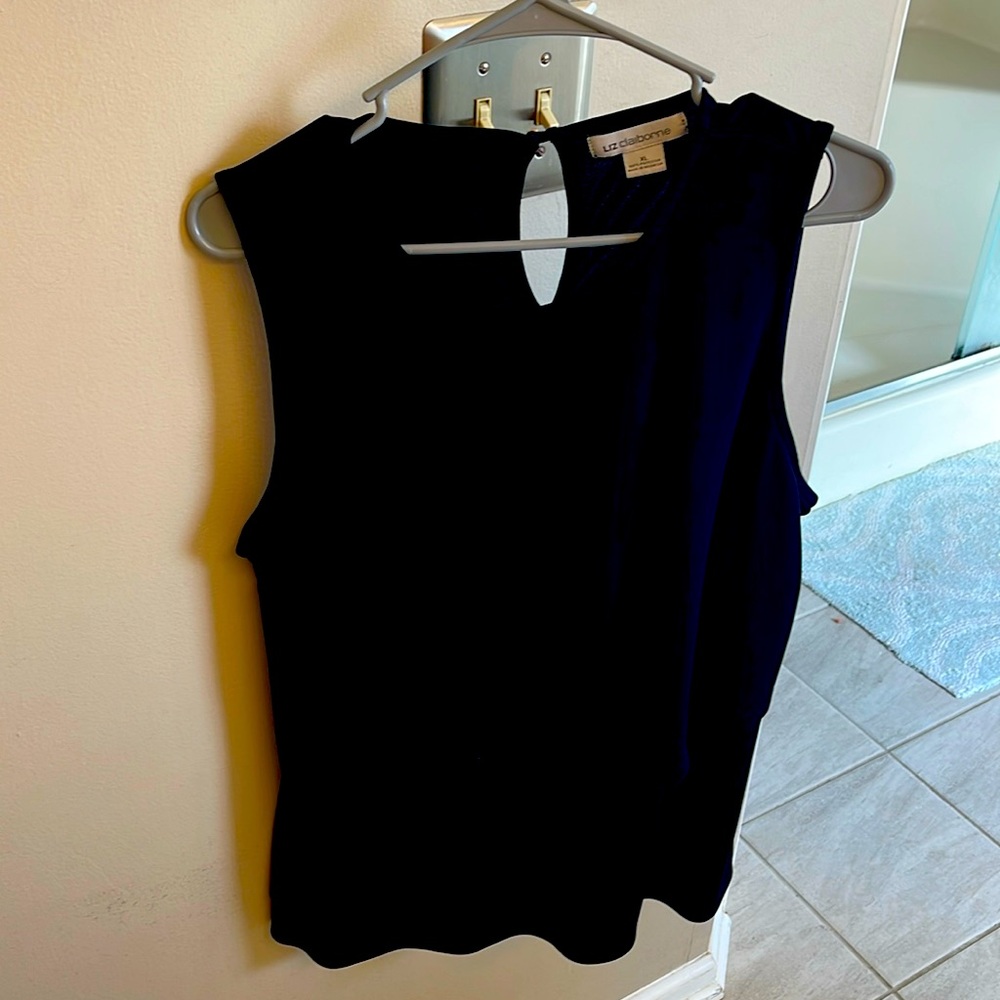 Liz Claiborne Black sleeveless top. Size XL